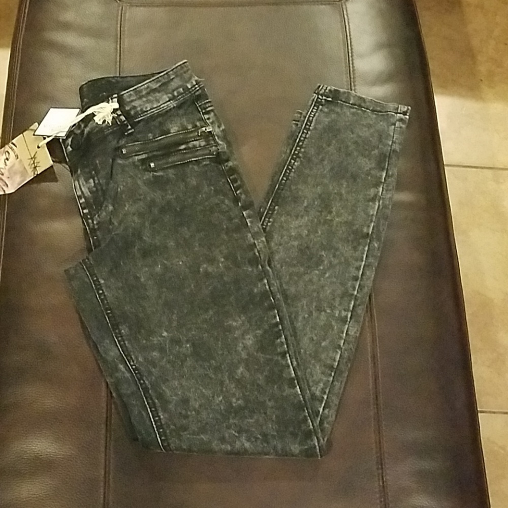 Black acid wash jeans... BRAND NEW!